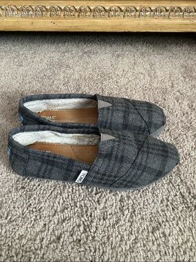 Toms Women’s Wool Flannel Dark Gray Plaid Slip-On Shoes SZ 6.5